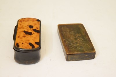 Lot 334 - Two snuff boxes