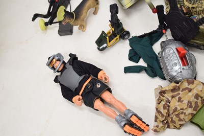 Lot 422 - Ten 1990s Hasbro Action Man figures and accessories