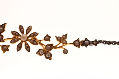 Lot 41 - Edwardian pearl yellow gold pendant necklace