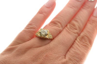 Lot 1 - Diamond yellow metal ring, the central round brilliant cut diamond weighing approx. 1.50 carats