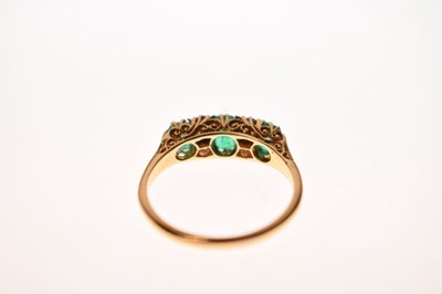 Lot 25 - Edwardian emerald and diamond 18ct yellow gold ring