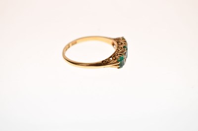Lot 25 - Edwardian emerald and diamond 18ct yellow gold ring