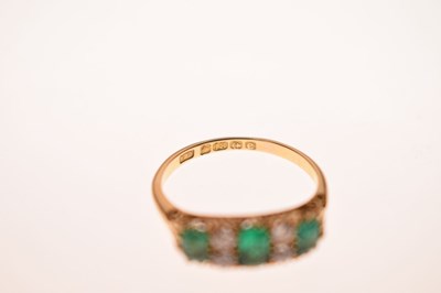 Lot 25 - Edwardian emerald and diamond 18ct yellow gold ring
