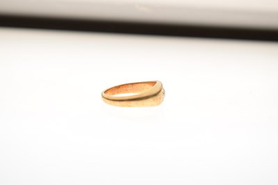 Lot 3 - Gents 18ct gold and diamond ring