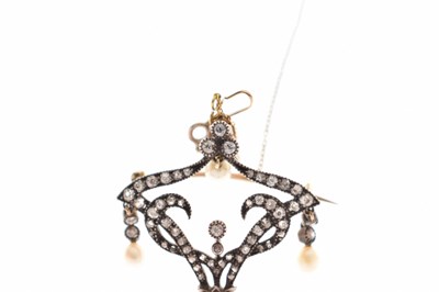Lot 30 - Art Nouveau early 20th century diamond and pearl brooch