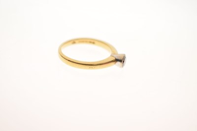 Lot 4 - Diamond single stone 18ct gold ring