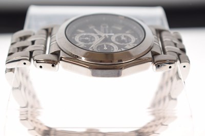 Lot 188 - Seiko - Chronograph 100M stainless steel bracelet watch