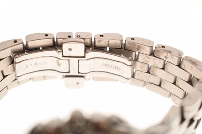 Lot 188 - Seiko - Chronograph 100M stainless steel bracelet watch