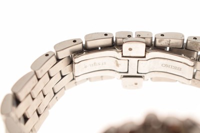 Lot 188 - Seiko - Chronograph 100M stainless steel bracelet watch