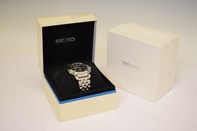 Lot 188 - Seiko - Chronograph 100M stainless steel bracelet watch