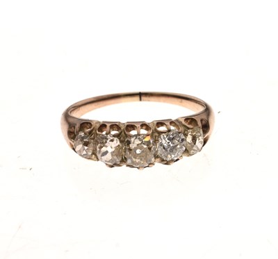 Lot 6 - Diamond five-stone ring