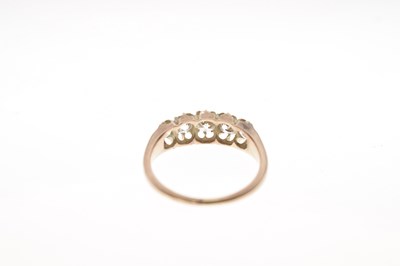 Lot 6 - Diamond five-stone ring