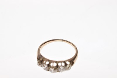 Lot 6 - Diamond five-stone ring