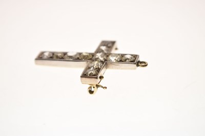 Lot 17 - Victorian diamond cross pendant brooch