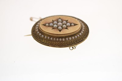 Lot 28 - Late Victorian pearl 15ct gold oval brooch