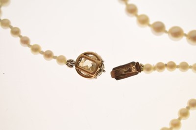 Lot 42 - Pearl necklace with yellow diamond clasp