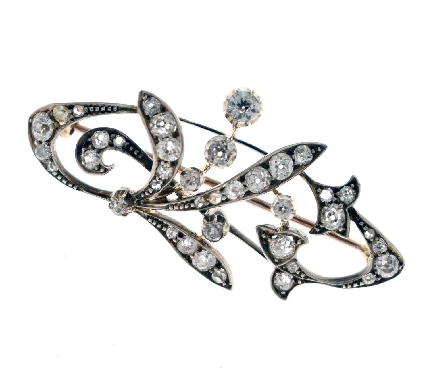 Lot 20 - Early 20th century Belle Epoque diamond brooch