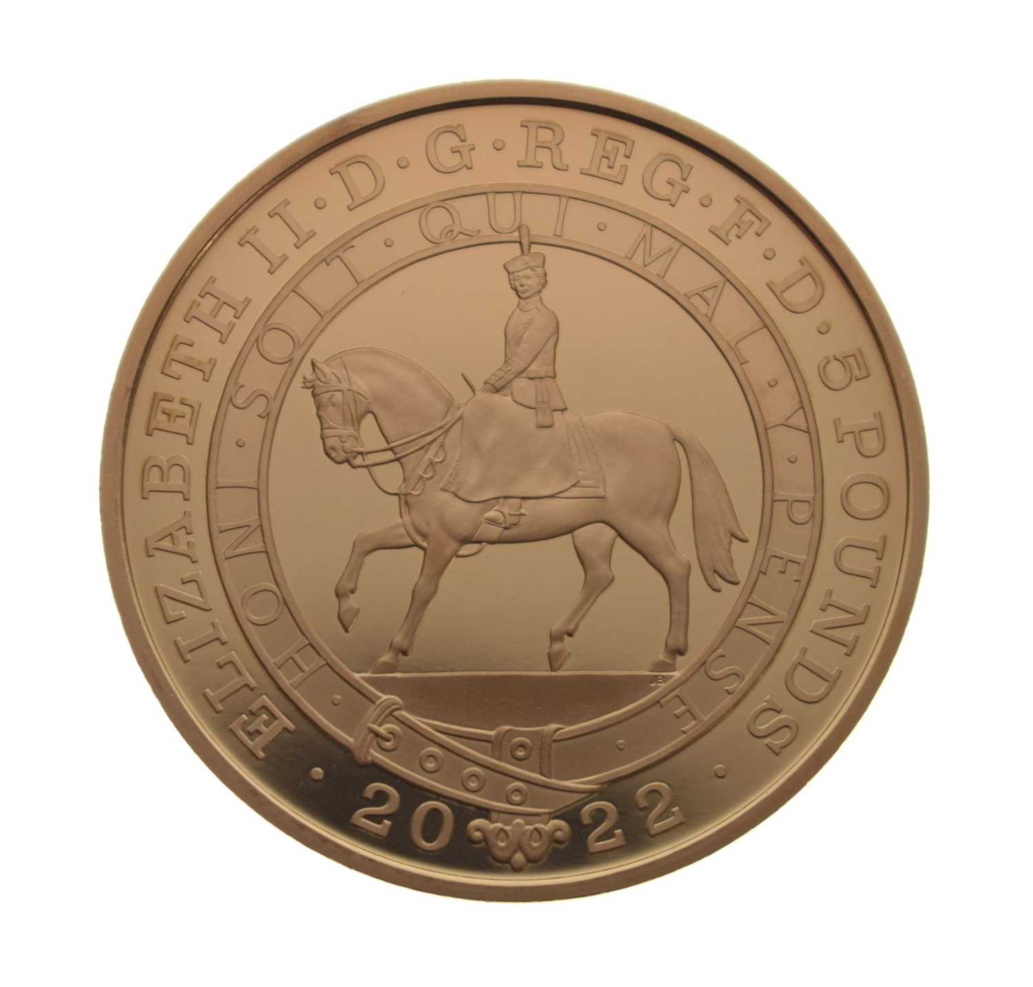 Lot Elizabeth II gold proof £5 coin, 2022, commemorating the Platinum Jubilee
