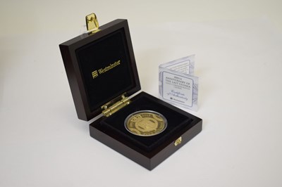 Lot Baliwick of Guernsey - Elizabeth II gold commemorative £5 crown, 2013