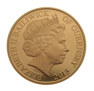 Lot Baliwick of Guernsey - Elizabeth II gold commemorative £5 crown, 2013
