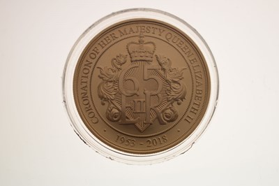 Lot Isle of Man - Elizabeth II gold proof five-pound coin, 2018