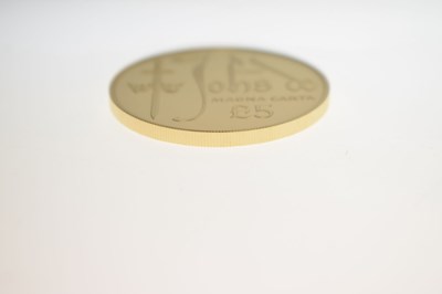 Lot Bailiwick of Guernsey - Elizabeth II gold proof £5 coin, 2015
