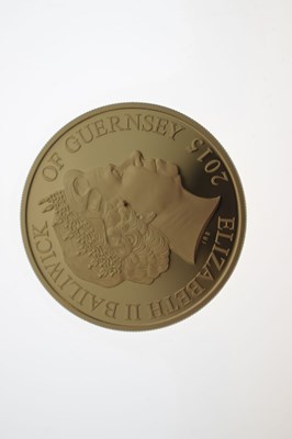 Lot Bailiwick of Guernsey - Elizabeth II gold proof £5 coin, 2015