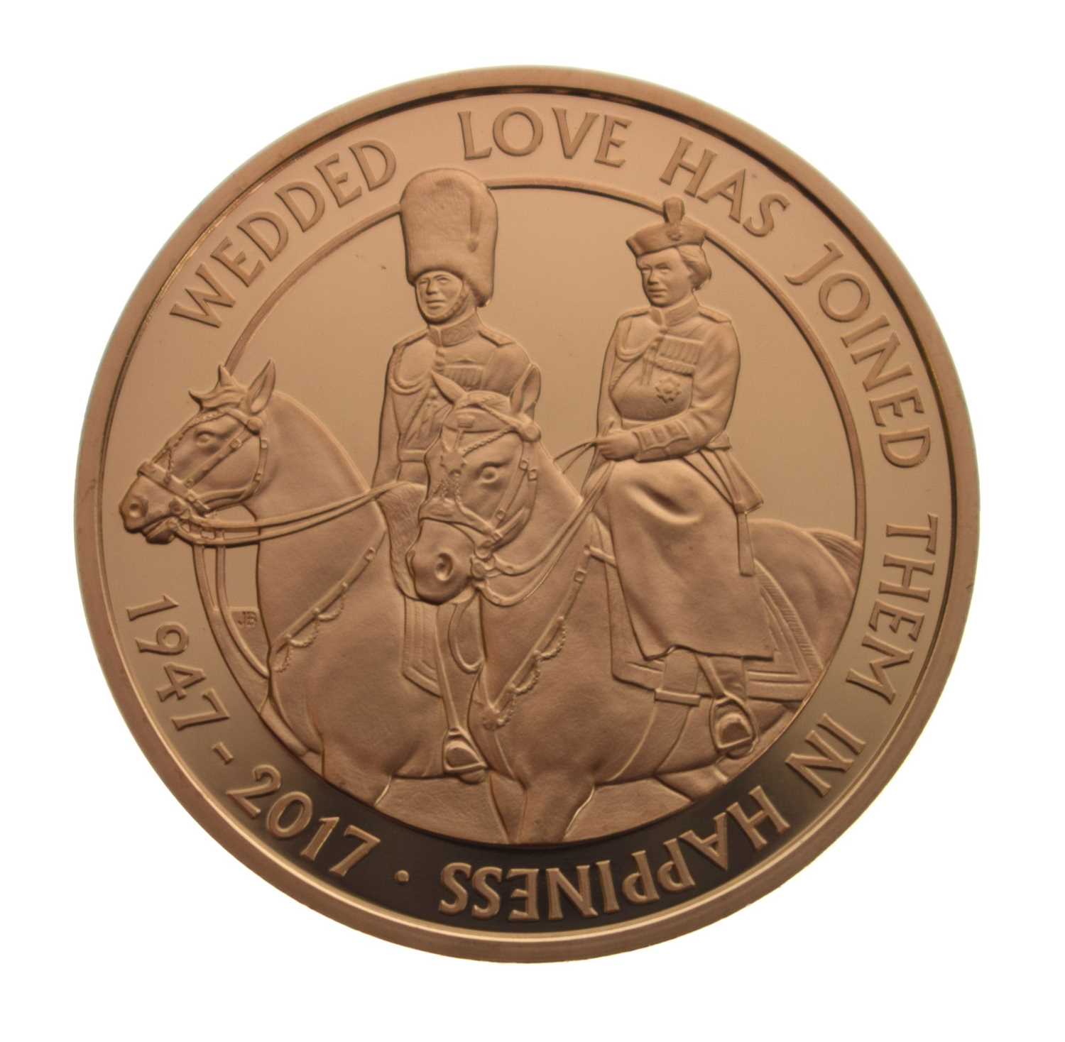 Lot Elizabeth II gold proof £5 coin, 2017, commemorating the platinum wedding anniversary