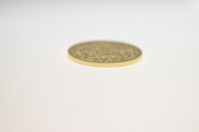 Lot Bailiwick of Guernsey - Elizabeth II gold proof one pound coin, 2017