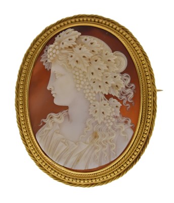 Lot 51 - Victorian shell cameo brooch