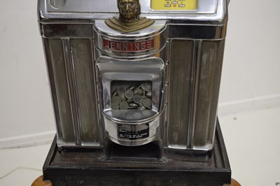 Lot 250 - Early 1960s Jennings 'Governor' one-arm bandit 'tic-tac-toe' slot or fruit machine
