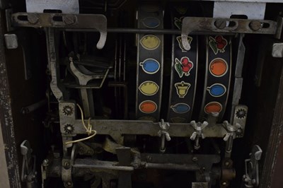 Lot 250 - Early 1960s Jennings 'Governor' one-arm bandit 'tic-tac-toe' slot or fruit machine