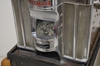 Lot 250 - Early 1960s Jennings 'Governor' one-arm bandit 'tic-tac-toe' slot or fruit machine