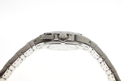 Lot Concord - Saratoga diamond-set stainless steel bracelet watch, ref. 14.C2.1894