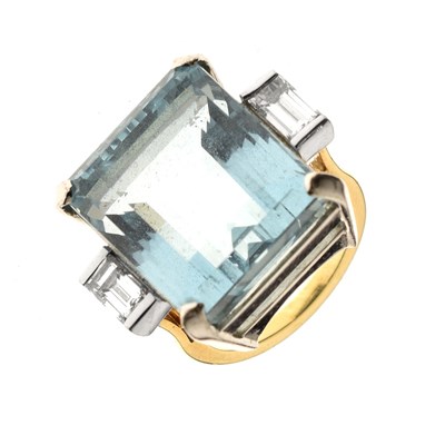 Lot 25 - Large aquamarine and diamond 18ct yellow and white gold ring