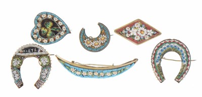 Lot 105 - Six micromosaic brooches