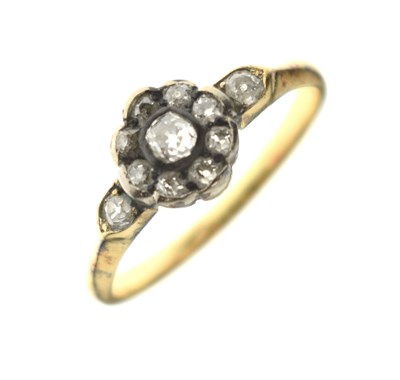 Lot 10 - Victorian diamond daisy cluster ring, stamped '18ct'