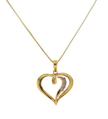 Lot 115 - Diamond set heart-shaped pendant necklace, stamped '750'