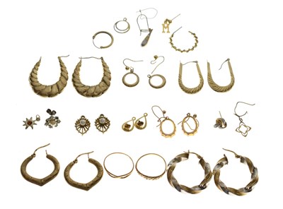 Lot 173 - Collection of 9ct gold hoop earrings, etc