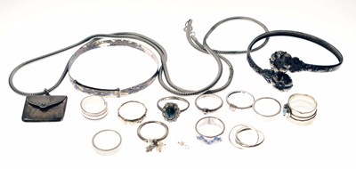 Lot 219 - Collection of silver and white metal jewellery