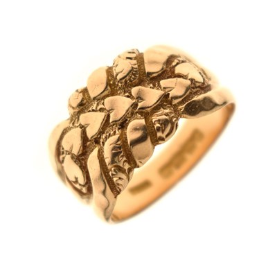 Lot 39 - Edwardian 18ct gold keeper ring