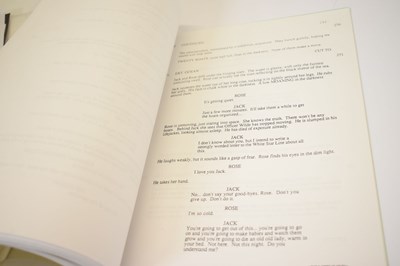 Lot Titanic (1997) - autographed movie screenplay