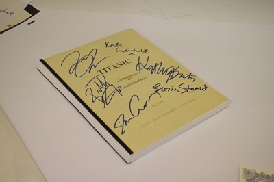 Lot Titanic (1997) - autographed movie screenplay