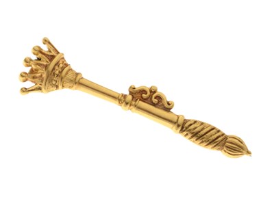 Lot 55 - Early 20th century yellow metal brooch modelled as a mace