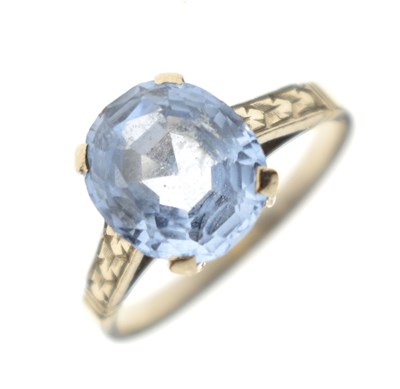 Lot 24 - Art Deco blue spinel white metal ring