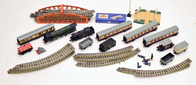 Lot 476 - Hornby - Quantity of railway trainset items