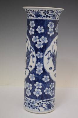 Lot Chinese porcelain blue and white sleeve vase