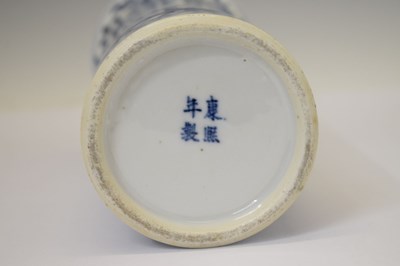 Lot Chinese porcelain blue and white sleeve vase