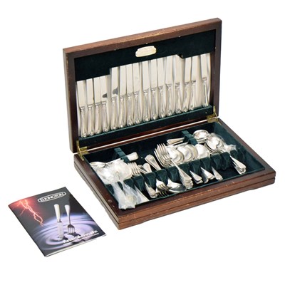 Lot 403 - Elkington silver plated canteen of cutlery