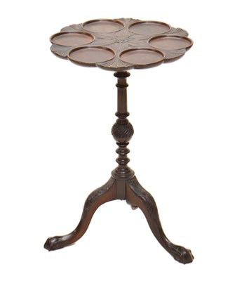 Lot 723 - Small George III style mahogany supper table, early to mid 20th century